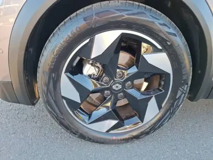 Photo 8 Renault Captur  E-Tech full hybrid 145 ch