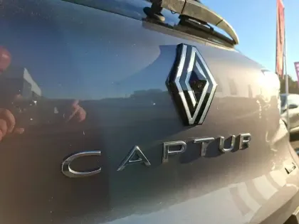 Photo 20 Renault Captur  E-Tech full hybrid 145 ch