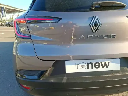 Photo 18 Renault Captur  E-Tech full hybrid 145 ch