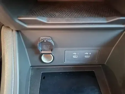 Photo 45 Renault Captur  E-Tech full hybrid 145 ch