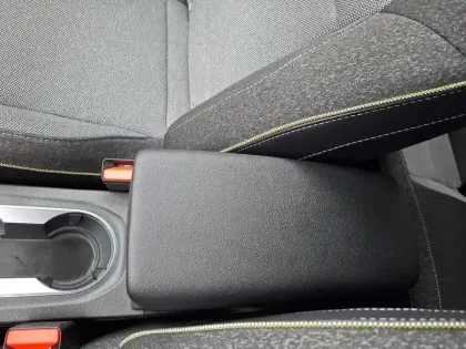 Photo 98 Renault Captur  E-Tech full hybrid 145 ch