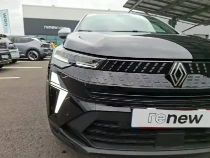 Photo 75 Renault Captur  E-Tech full hybrid 145 ch