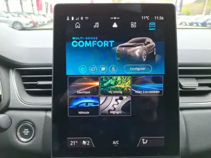 Photo 91 Renault Captur  E-Tech full hybrid 145 ch