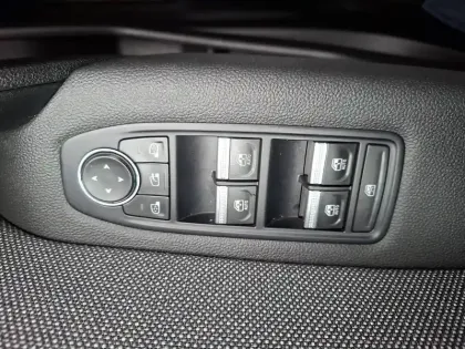 Photo 161 Renault Captur  E-Tech full hybrid 145 ch