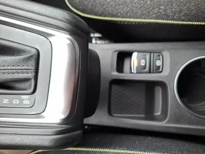 Photo 96 Renault Captur  E-Tech full hybrid 145 ch