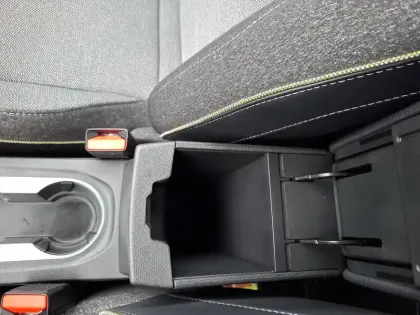 Photo 99 Renault Captur  E-Tech full hybrid 145 ch