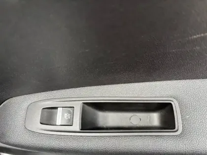 Photo 9 Renault Captur Gén. II (HJB) Ph1 Intens 5