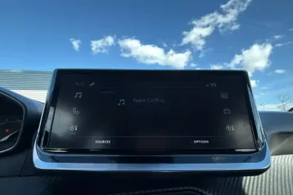 Photo 13 Peugeot 208  Hybrid 110 ch e-DCS6