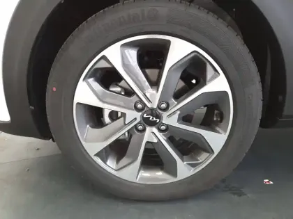 Photo 15 Kia Stonic  1.0 T-GDi 100 ch DCT7