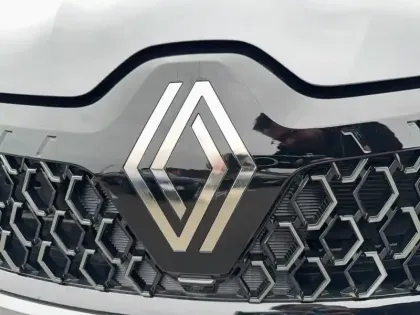 Photo 80 Renault Arkana  E-Tech full hybrid 145 GSR2