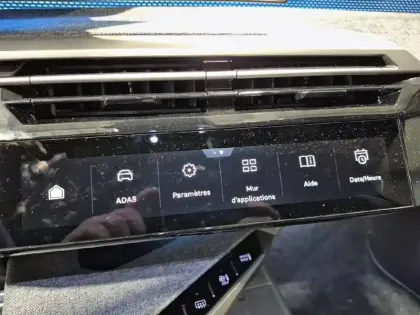 Photo 17 Peugeot 3008  Hybrid 145 e-DCS6