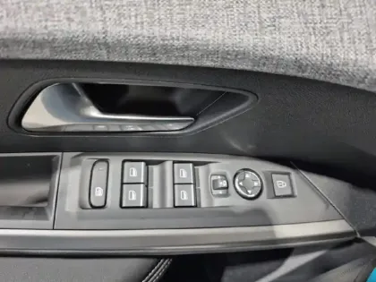 Photo 20 Peugeot 3008  Hybrid 145 e-DCS6