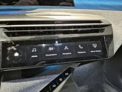 Photo 14 Peugeot 3008  Hybrid 145 e-DCS6