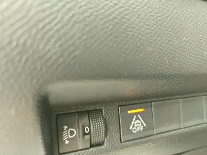 Photo 18 Peugeot 208  Electrique 50 kWh 136ch