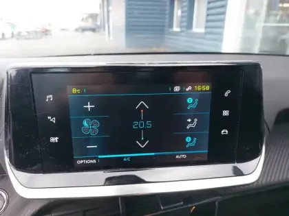 Photo 17 Peugeot 208  Electrique 50 kWh 136ch