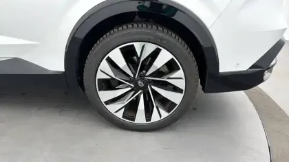 Photo 9 Renault Rafale  E-Tech full hybrid 200