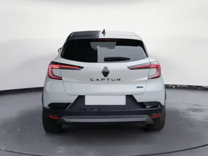 Photo 6 Renault Captur  E-Tech full hybrid 145 ch