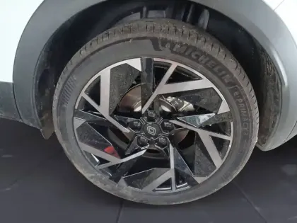 Photo 9 Renault Captur  E-Tech full hybrid 145 ch