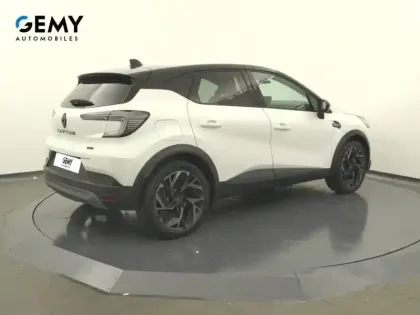 Photo 33 Renault Captur  E-Tech full hybrid 145 ch