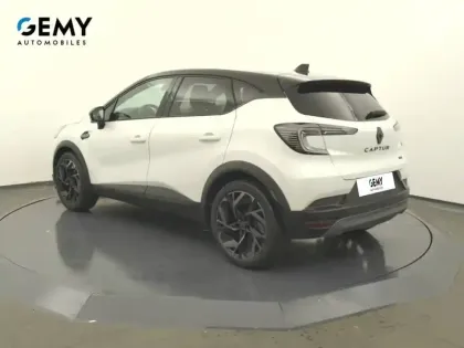 Photo 42 Renault Captur  E-Tech full hybrid 145 ch