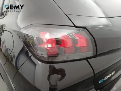 Photo 18 Peugeot 208  Electrique 50 kWh 136ch