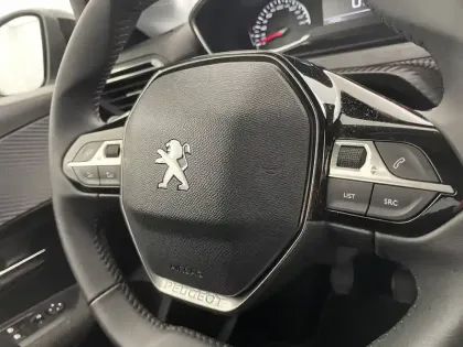 Photo 155 Peugeot 208  PureTech 75 S&S BVM5