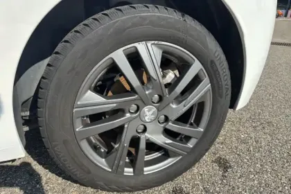 Photo 17 Peugeot 208 Gén. II Ph1 NG Style 5