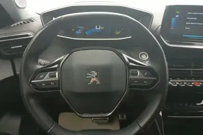Photo 106 Peugeot 2008  Electrique 136 ch
