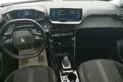 Photo 104 Peugeot 2008  Electrique 136 ch