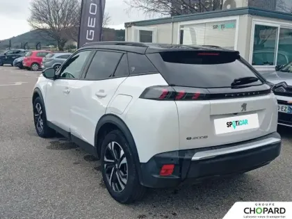 Photo 61 Peugeot 2008  Electrique 136 ch