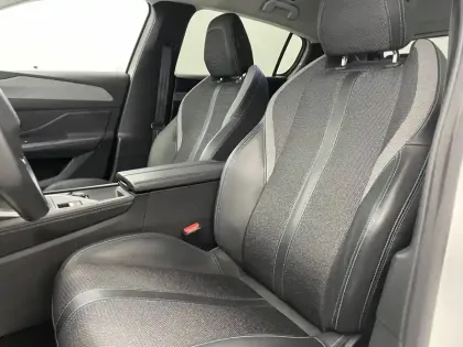 Photo 13 Peugeot 308  PureTech 130ch S&S BVM6