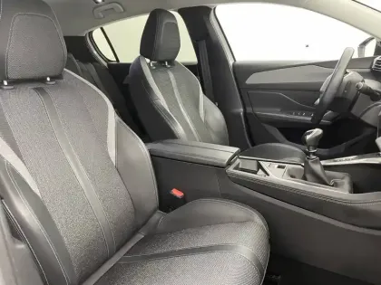 Photo 26 Peugeot 308  PureTech 130ch S&S BVM6