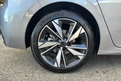 Photo 45 Peugeot 308 Gén. III Ph1 Allure 5