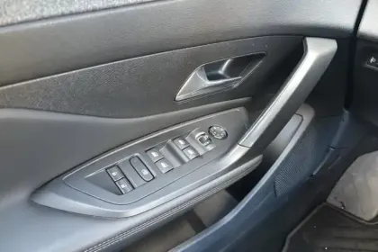 Photo 51 Peugeot 308 Gén. III Ph1 Allure 5