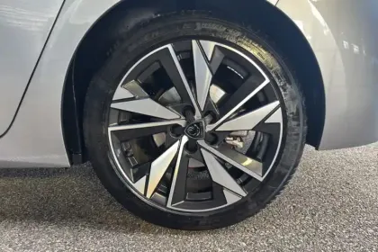 Photo 44 Peugeot 308 Gén. III Ph1 Allure 5