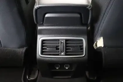 Photo 13 Renault Megane  IV Berline Blue dCi 115 EDC