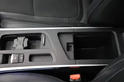 Photo 36 Renault Megane  IV Berline Blue dCi 115 EDC