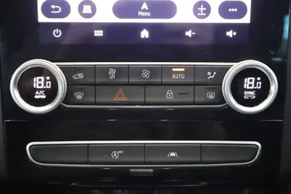 Photo 8 Renault Megane  IV Berline Blue dCi 115 EDC