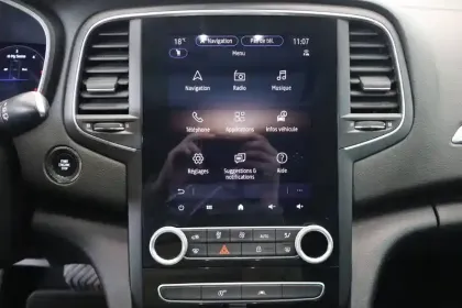 Photo 30 Renault Megane  IV Berline Blue dCi 115 EDC