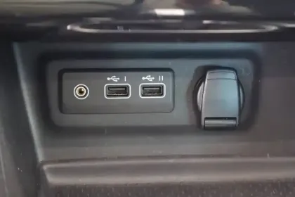 Photo 12 Renault Megane  IV Berline Blue dCi 115 EDC