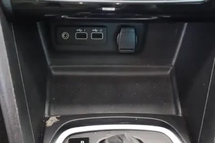 Photo 37 Renault Megane  IV Berline Blue dCi 115 EDC