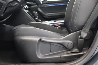 Photo 10 Renault Megane  IV Berline Blue dCi 115 EDC