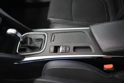 Photo 34 Renault Megane  IV Berline Blue dCi 115 EDC