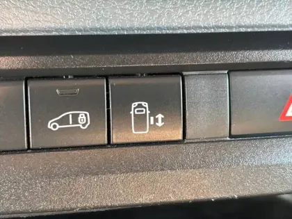 Photo 19 Peugeot Expert Gén. III Ph1 NG Asphalt 1