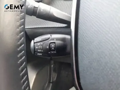 Photo 68 Peugeot 208  BlueHDi 100 S&S BVM6