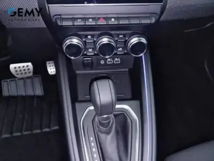 Photo 13 Renault Clio  E-Tech full hybrid 145 ch GSR2