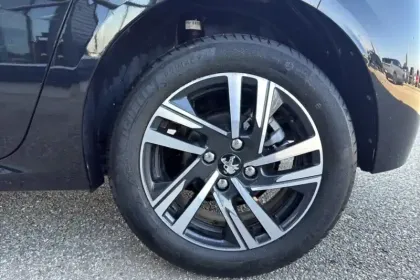 Photo 12 Peugeot 208 Gén. II Ph1 NG Roadtrip 5