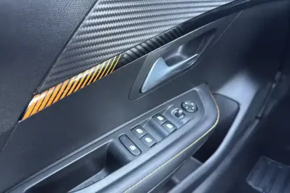 Photo 58 Peugeot 208  BlueHDi 100 S&S BVM6