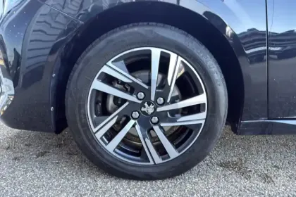 Photo 48 Peugeot 208  BlueHDi 100 S&S BVM6