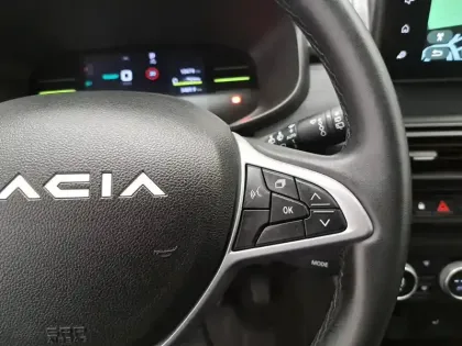 Photo 33 Dacia Jogger  Hybrid 140 7 places GSR2